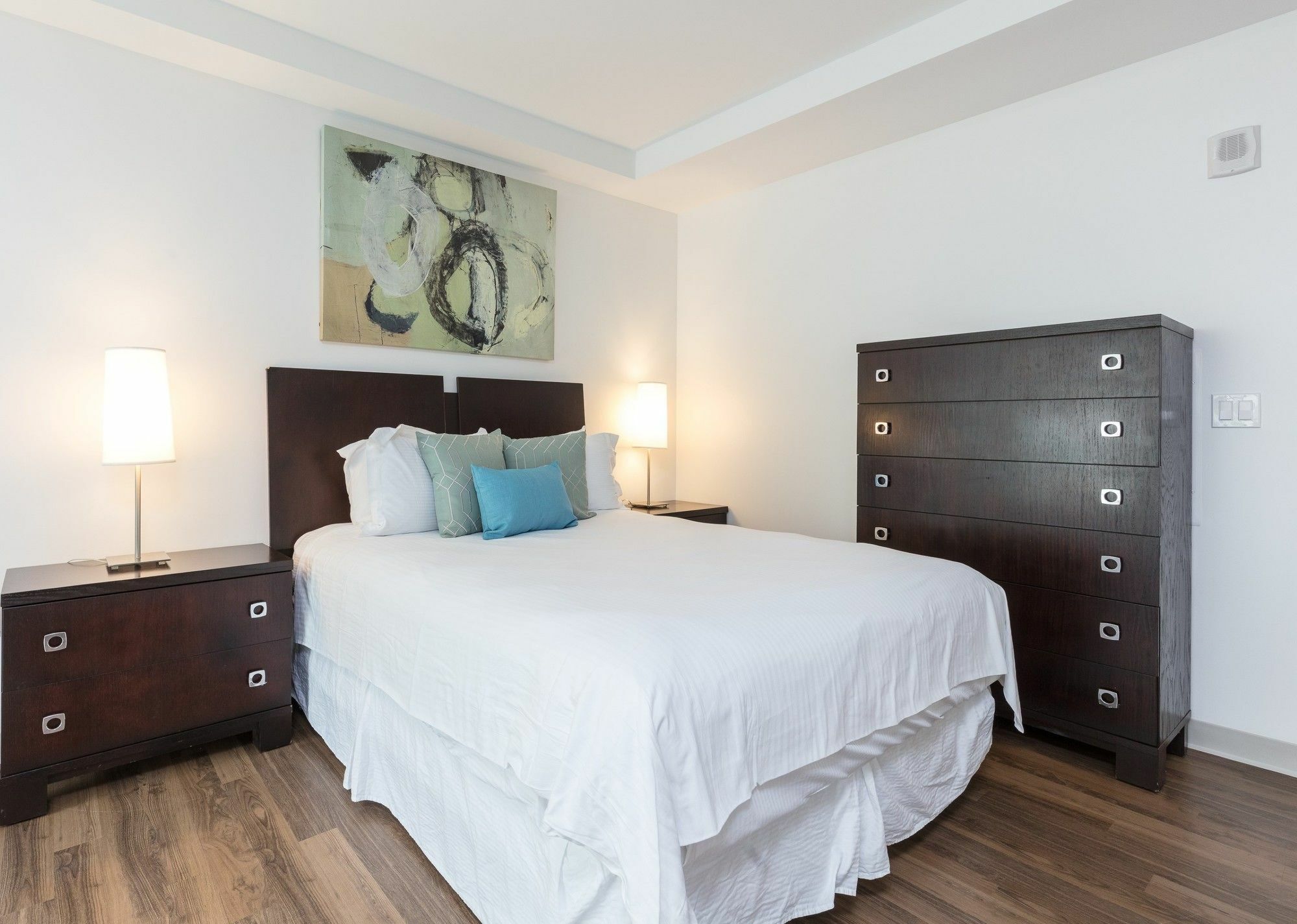 Global Luxury Suites At Longwood Бруклин Экстерьер фото