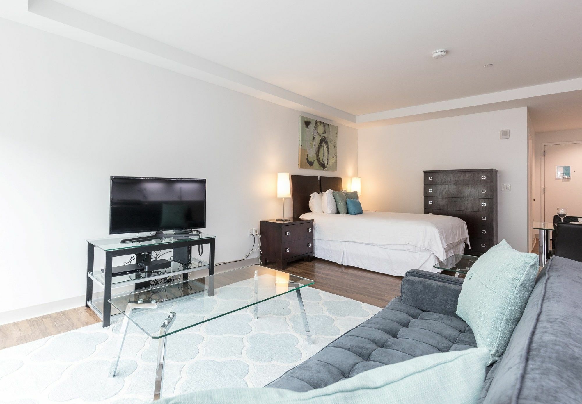 Global Luxury Suites At Longwood Бруклин Экстерьер фото